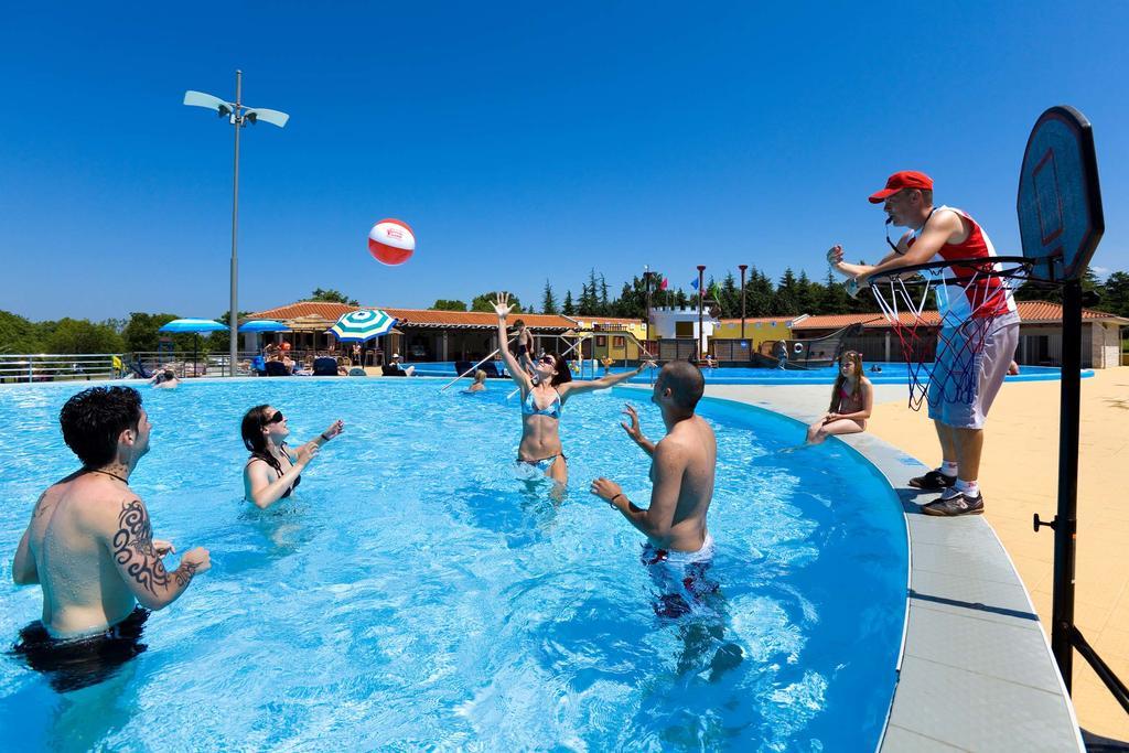 Mobile Homes Premium Vista Mare Park Umag By Camp4You Екстер'єр фото